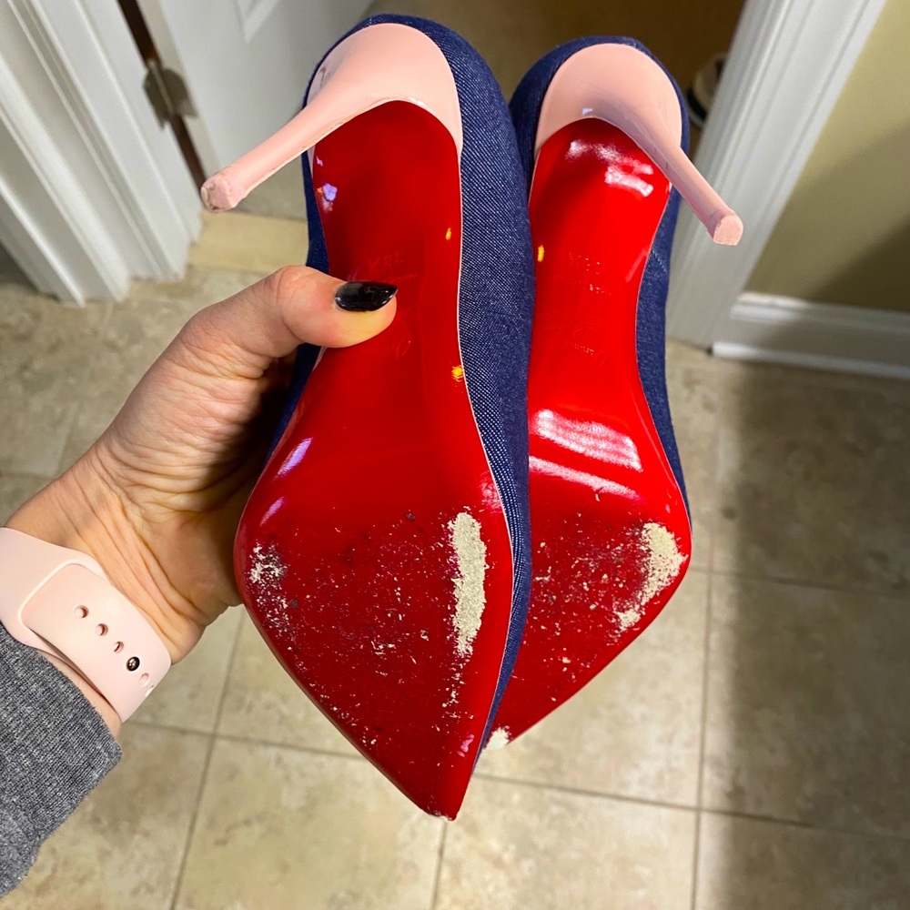 Size 38.5 denim louboutin